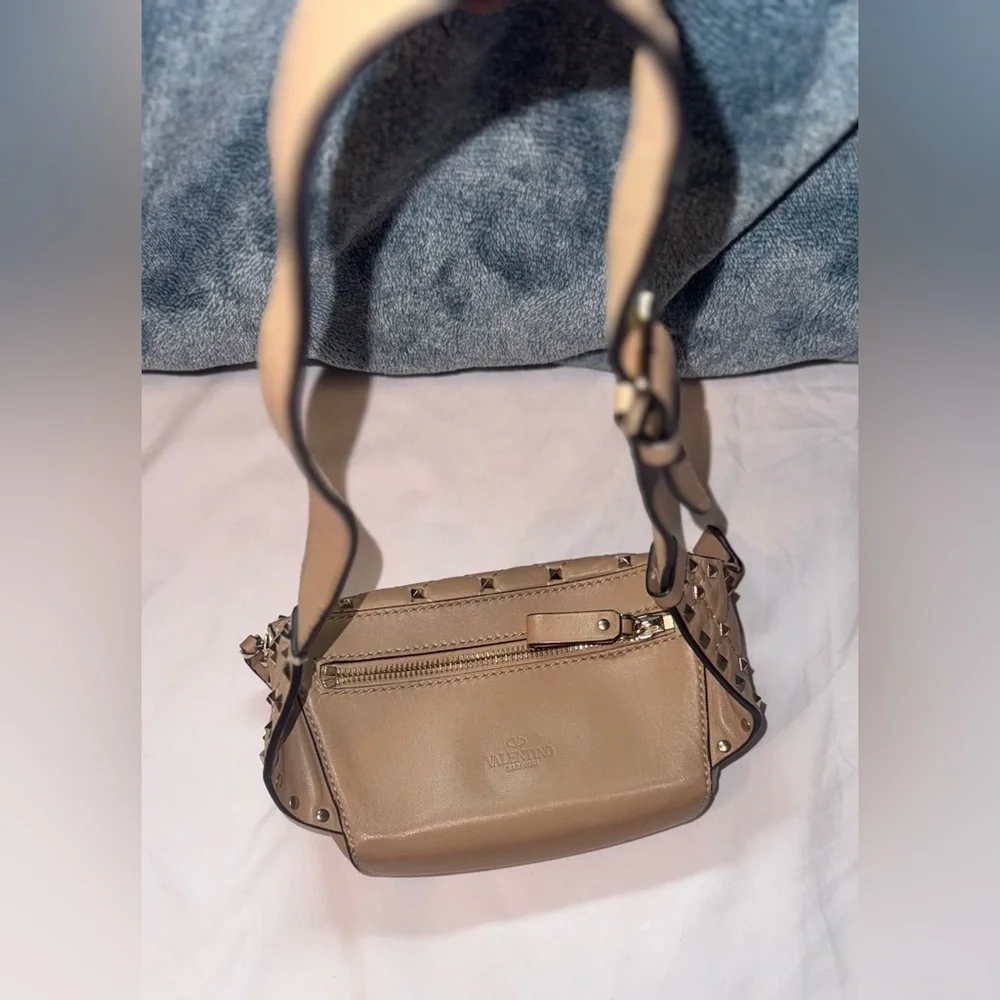 VALENTINO GARAVANI PYRAMID STUD BELT BAG / FANNY PACK - Picture 12 of 15